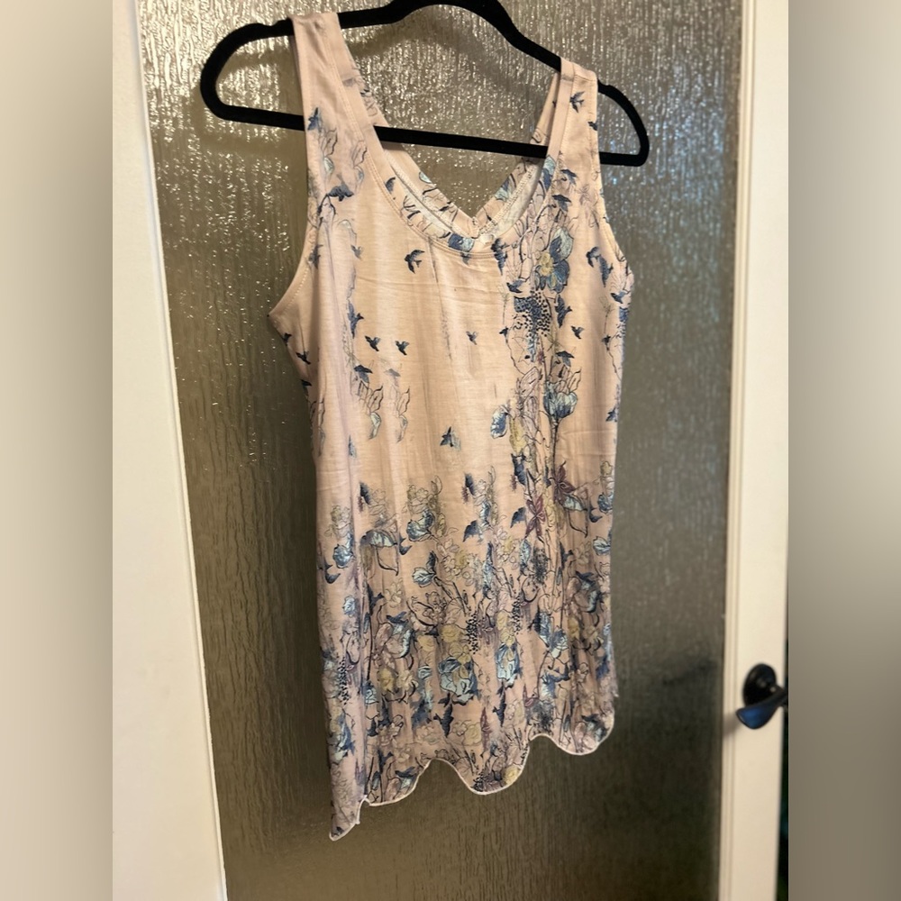 NWT Beautiful TLULY Sleeveless Blouse